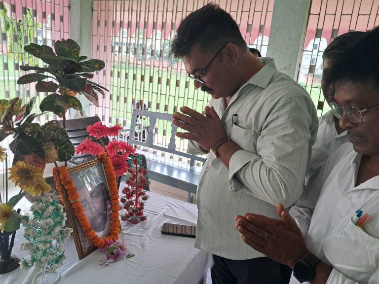 Samastipur News:शोकसभा आयोजित कर दी गई श्रद्धांजलि