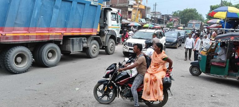 पूरे दिन जाम रही अंबा की सड़क, आवागमन में हुई परेशानी