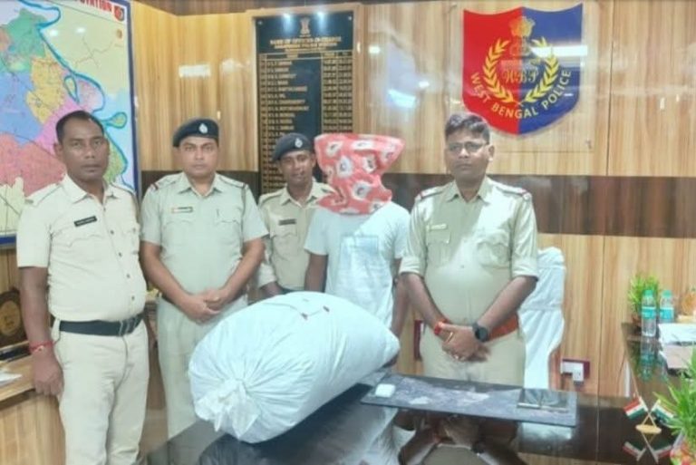 22 किलो गांजा के साथ पाकुड़ का व्यक्ति गिरफ्तार