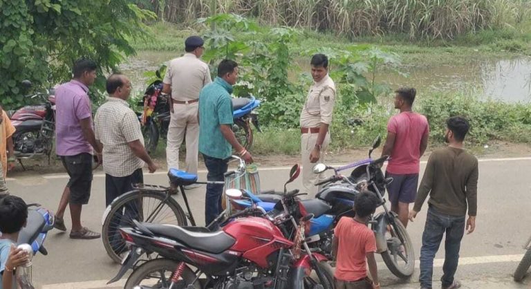 घर के आगे खड़ा ट्रैक्टर चोरी