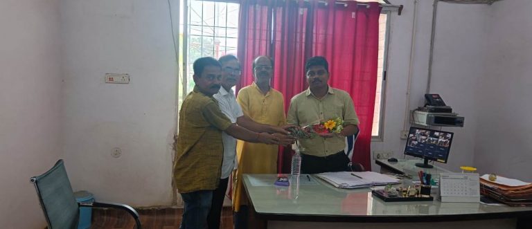 कांग्रेस कार्यकर्ताओं ने नये सीओ का किया स्वागत