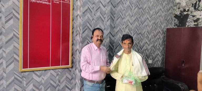 जेपी व झारखंड आंदोलनकारियों को किया गया सम्मानित