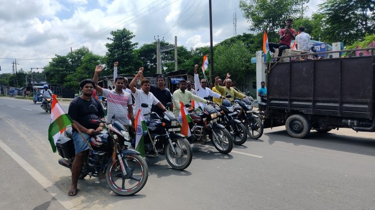 हर घर तिरंगा अभियान के तहत भाजपा कार्यकर्ताओं ने निकाली तिरंगा यात्रा
