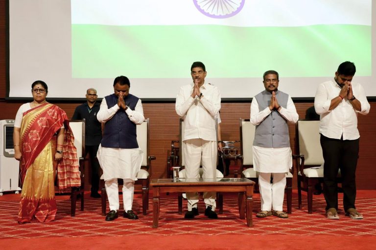 Bhubaneswar News: हमें अपना इतिहास पढ़ना, समझना और सदैव याद रखना चाहिए : धर्मेंद्र प्रधान