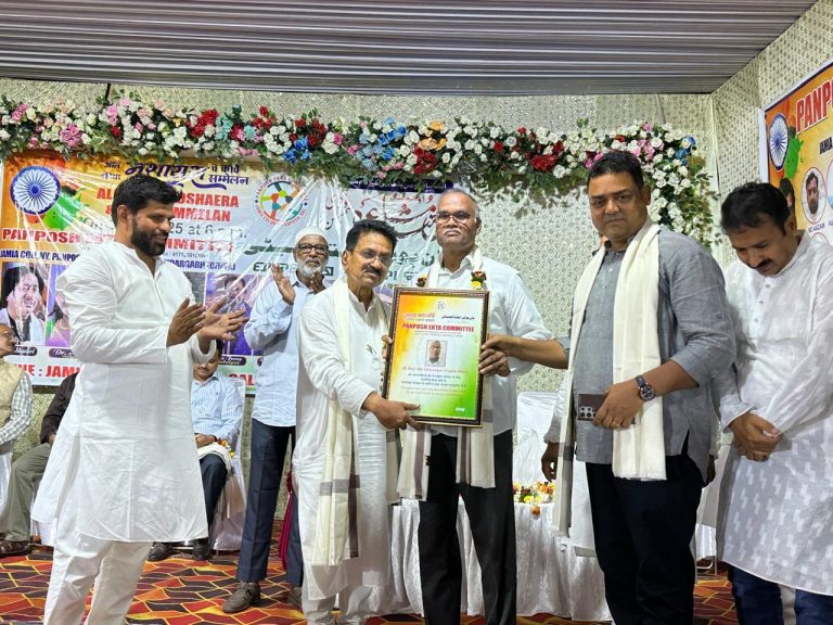 Rourkela News: मुशायरा और कवि सम्मेलन में देर रात तक गूंजती रहीं तालियां