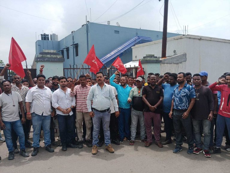 Dhanbad News : बकाये भुगतान को ले जीसीपीएल का काम ठप कराया
