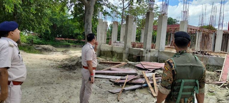 Bettiah : एसपी ने नव निर्माणाधीन पुलिस लाइन भवन का किया निरीक्षण, दिया निर्देश