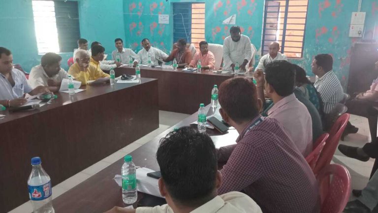 Bettiah : बीस सूत्री की बैठक में छाये रहे कई विभागों में भ्रष्टाचार के मुद्दे