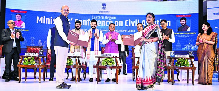 Bhubaneswar News: ओड़िया आदिवासी लड़कियों को पायलट बनने के लिए दिया जायेगा विशेष प्रशिक्षण : मोहन माझी