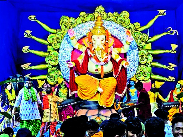 Rourkela News: विघ्नहर्ता की पूजा-अर्चना कर सुख-समृद्धि और कष्टों से मुक्ति को हुई प्रार्थना