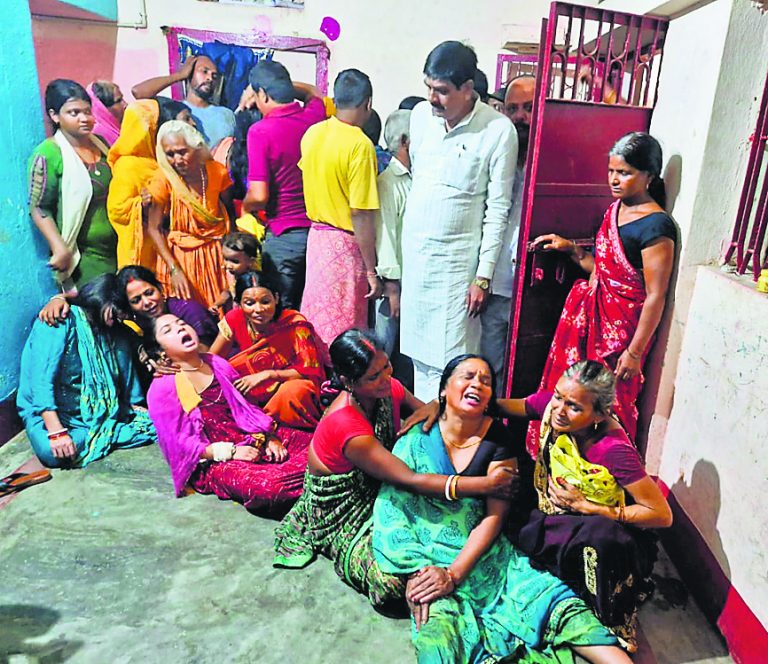 Patna News : खेत में पानी भरे गड्ढे में नहाने गये तीन भाइयों की डूबने से हुई मौत