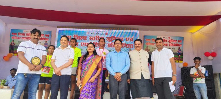 एथलेटिक्स में खिलाड़ियों ने दिखाया दमखम