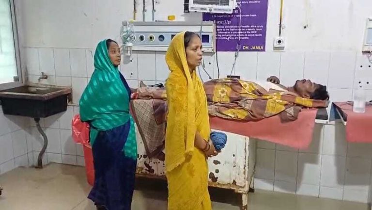 सड़क दुर्घटना में युवक घायल, भर्ती