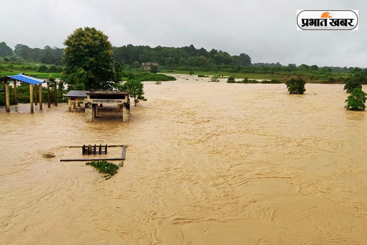 jharkhand weather news Tajna rivers in spate in Khunti