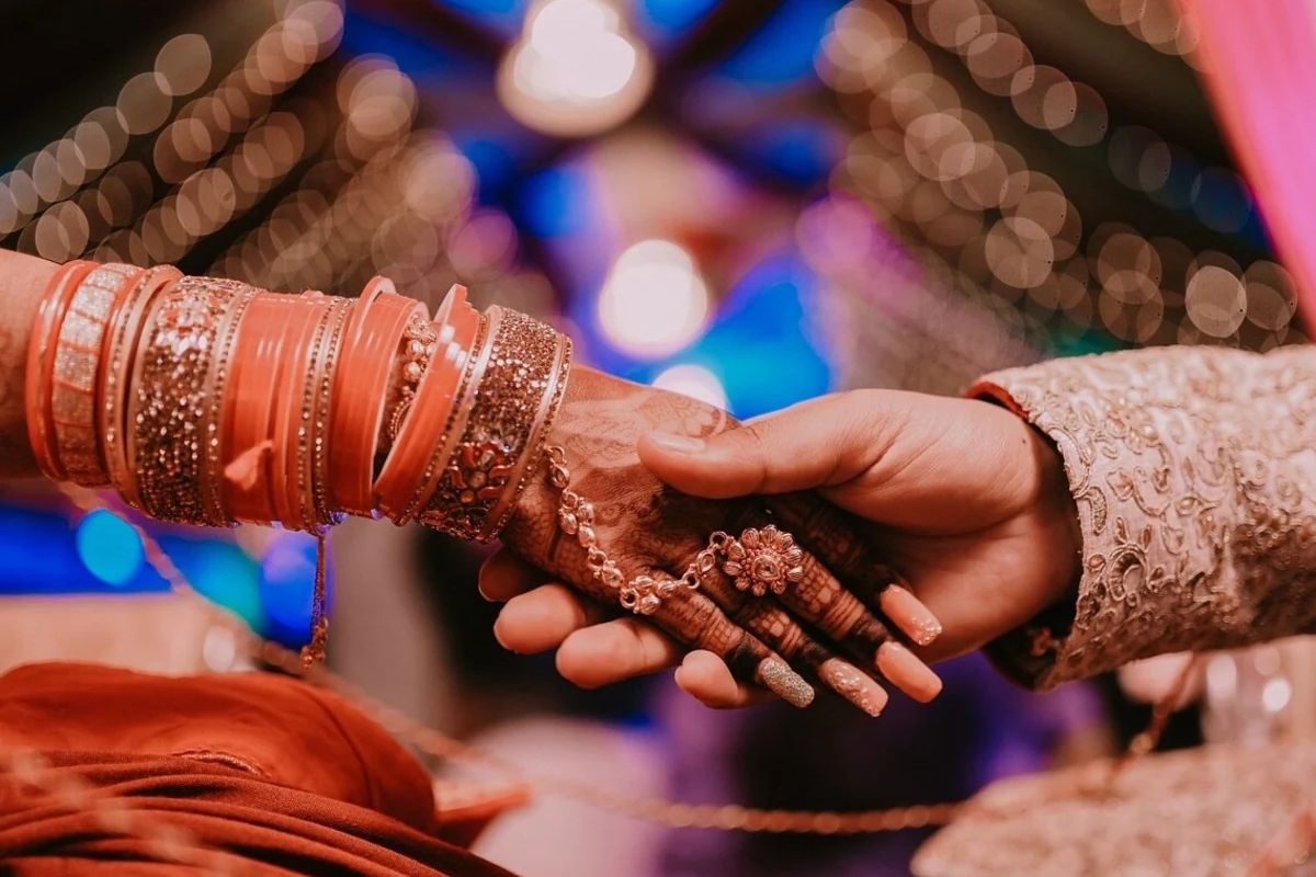 marriage symbolic pic| In Patna, a young man tried to burn his 8th wife alive, hid 7 marriages