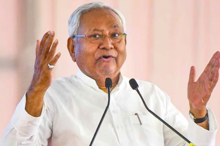 बिहार में हेल्थ वर्कर्स के लिए नीतीश सरकार का बड़ा ऐलान, मानदेय में इतने हजार तक की हुई बढ़ोतरी