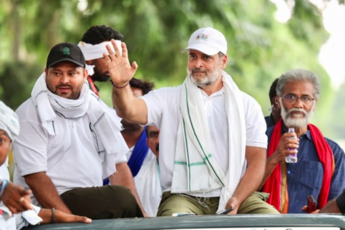 rahul tejashwi yatra| Rahul-Tejaswi's Voter Adhikar Yatra reached Gopalganj, road show in the evening, night stay in Saran
