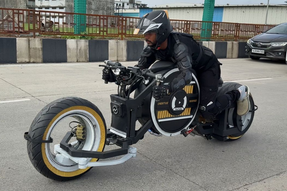 technologia: shivam maurya garuda AI superbike