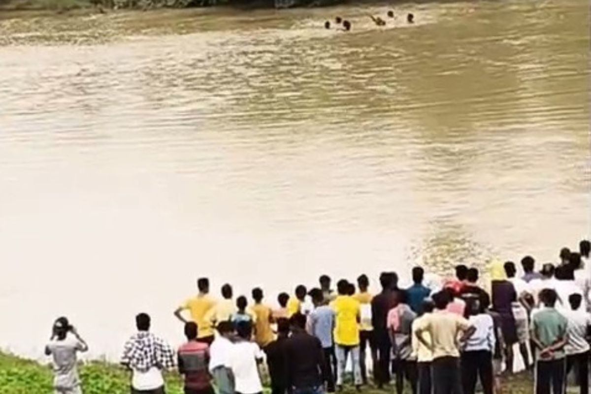 दुर्गावती नदी में बहा किसान