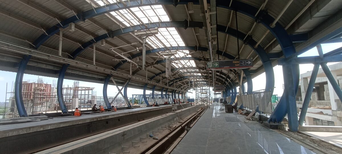 Patna Metro: पटना मेट्रो पहली बार पटरी पर दौड़ी, जानिए केसरिया रंग की बॉगी क्यों है बेहद खास? 3 03Pat 9 03092025 2