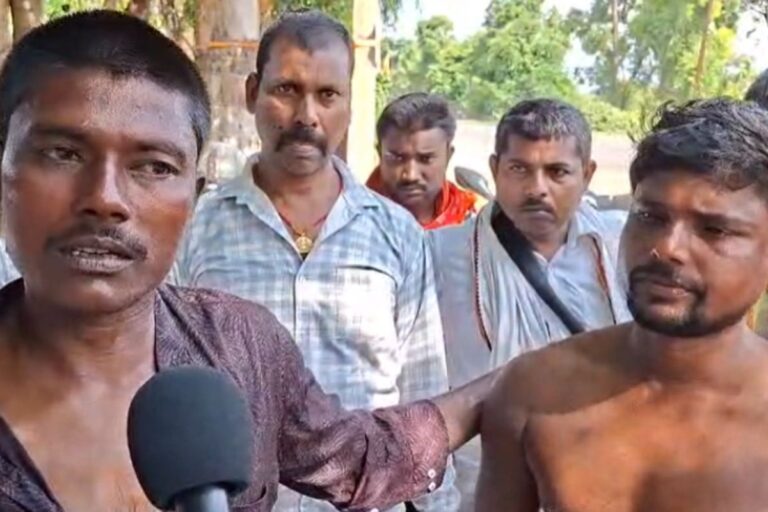 Patna News: पटना में नाव डूबने के बाद 7 घंटे मौत से लड़ते रहे दो युवक, लकड़ी के सहारे 8 किमी तैरकर बचाई अपनी जान 
