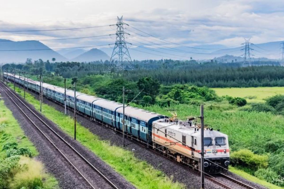 4 pairs of special trains will run between Sitamarhi and Delhi