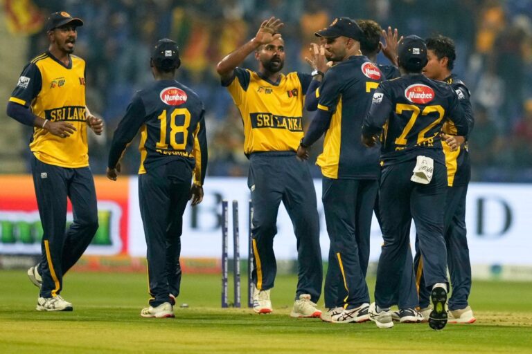 Asia Cup: पिता के अंतिम दर्शन कर देश का फर्ज निभाने लौटा ये श्रीलंकाई ऑलराउंडर, जज्बे को सलाम