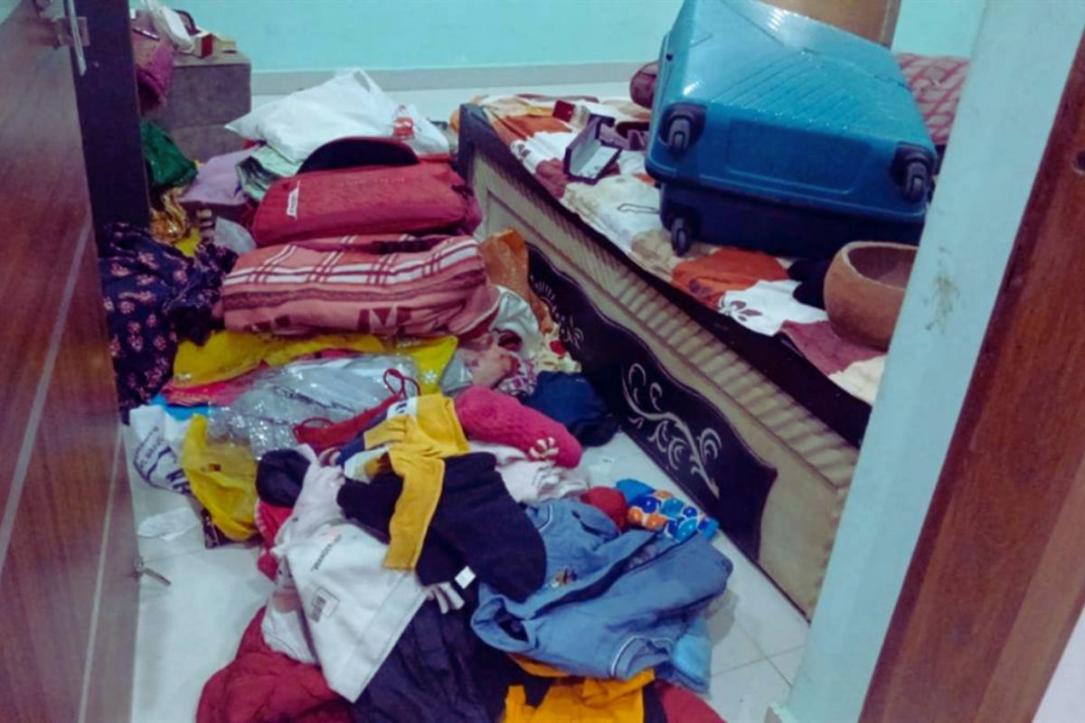 Bihar News family members were sleeping in house thieves stole jewelry and money