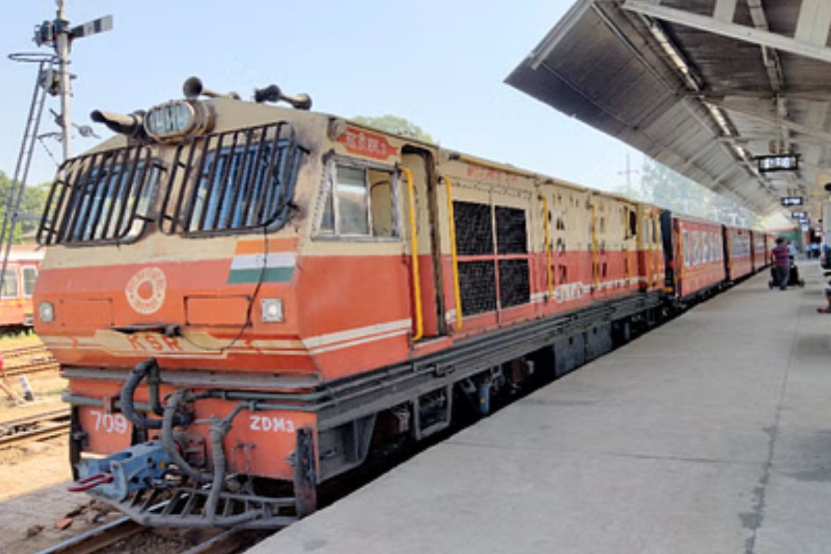 Bihar Train News Banaras Kolkata special train pass through Chhapra also stoppages at these stations