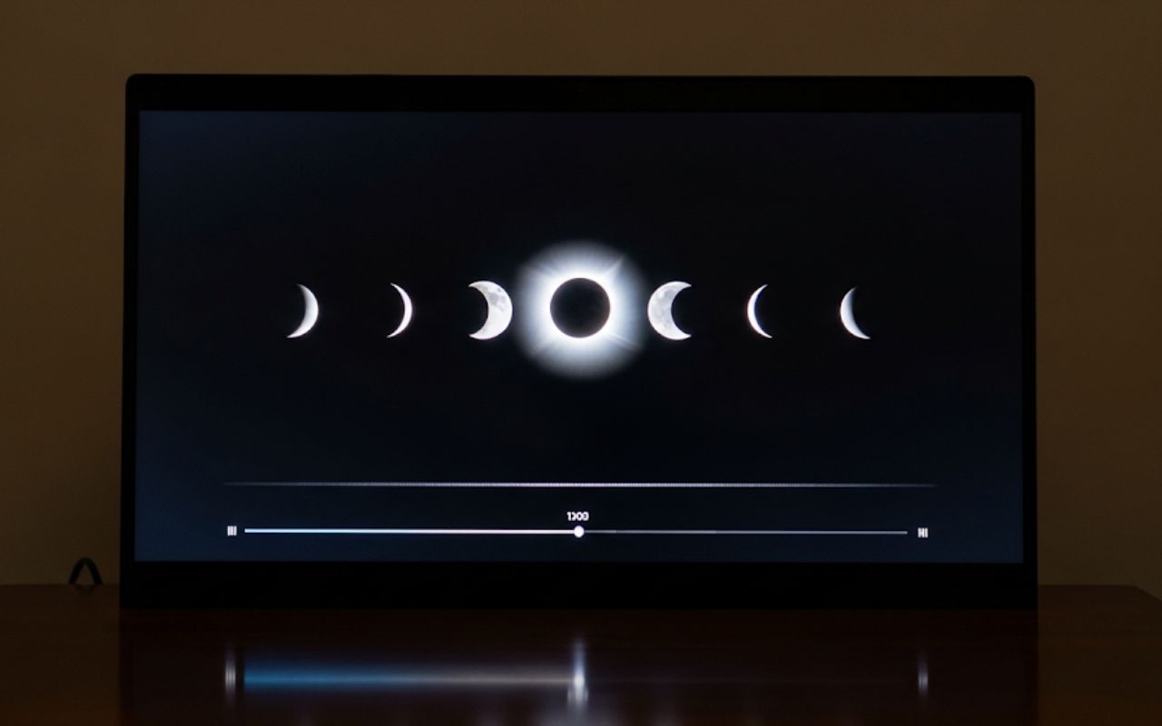 Chandra Grahan 2025 Live Streaming