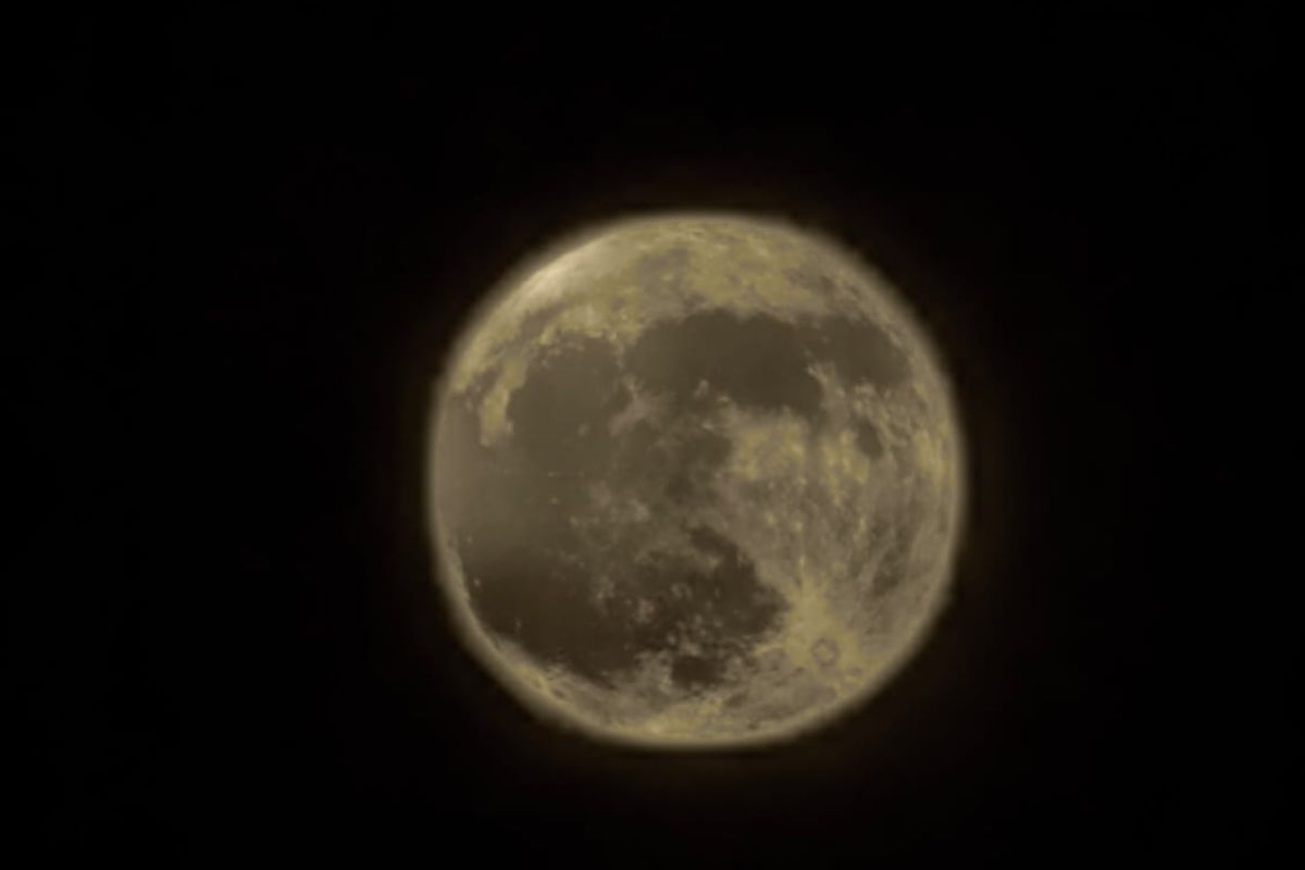 Chandra Grahan Photos: देखिए रांची में कैसा दिखा चंद्र ग्रहण, बेहद अद्भुत था नजारा 2 Chandra Grahan Photos 3