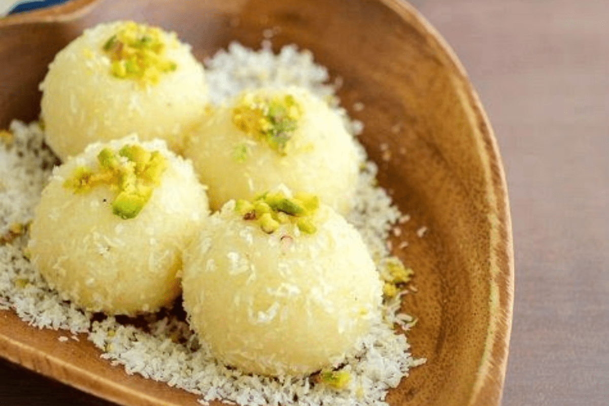Coconut Mawa Laddu Recipe For Vishwakarma Puja Bhog