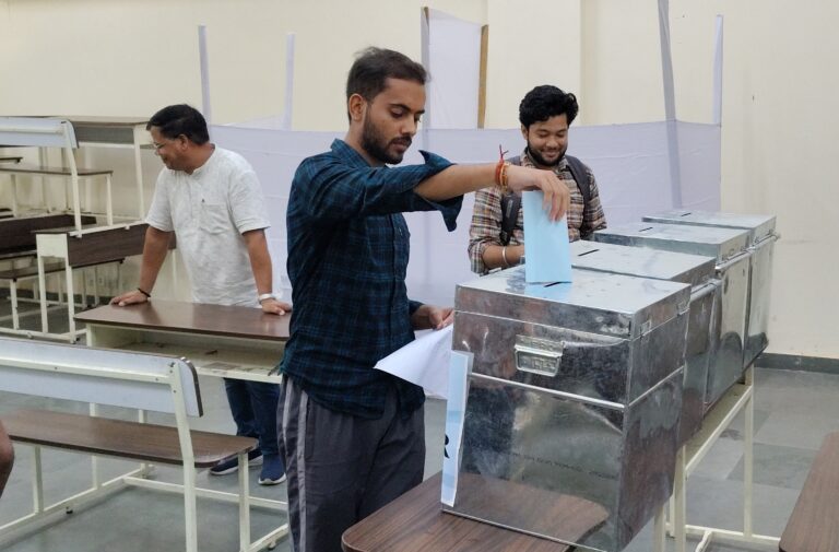 DUSU Election: कल तय होगा डीयू के छात्रों पर किसकी पकड़ है मजबूत