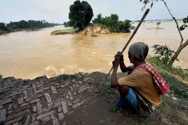 बिहार में उफनाई चार नदियां: अलर्ट जारी…बढ़ी तटबंधों की निगरानी