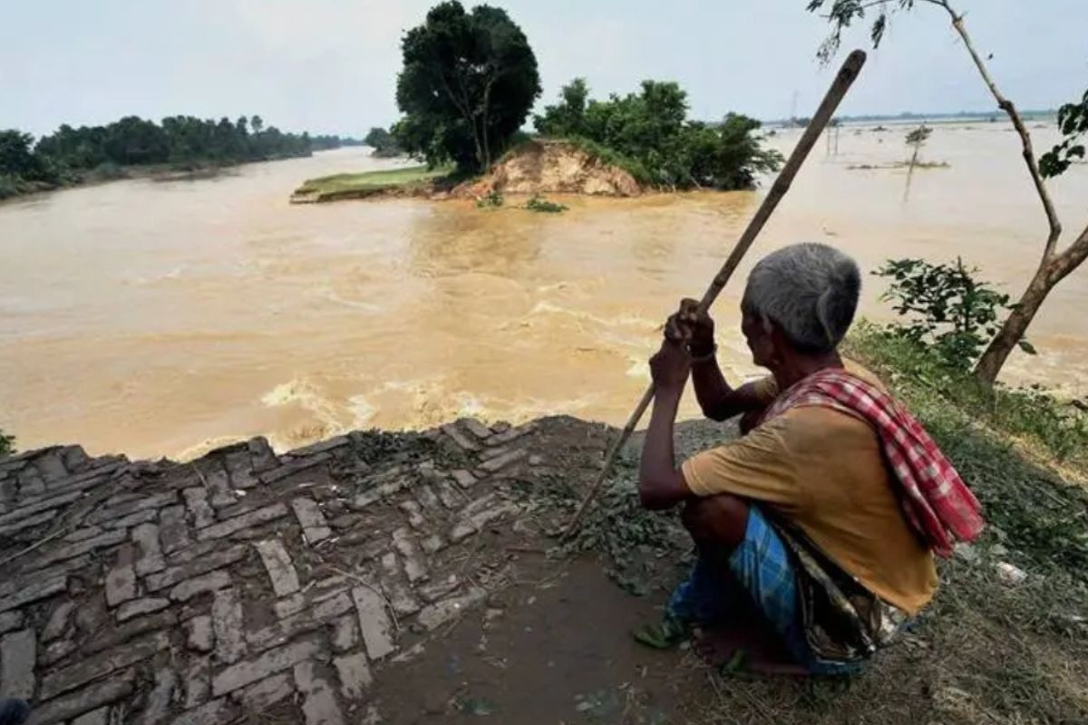 Four rivers overflow in Bihar