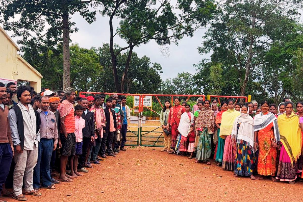 Ghaghra Villagers Locked Serengdag Mines Office