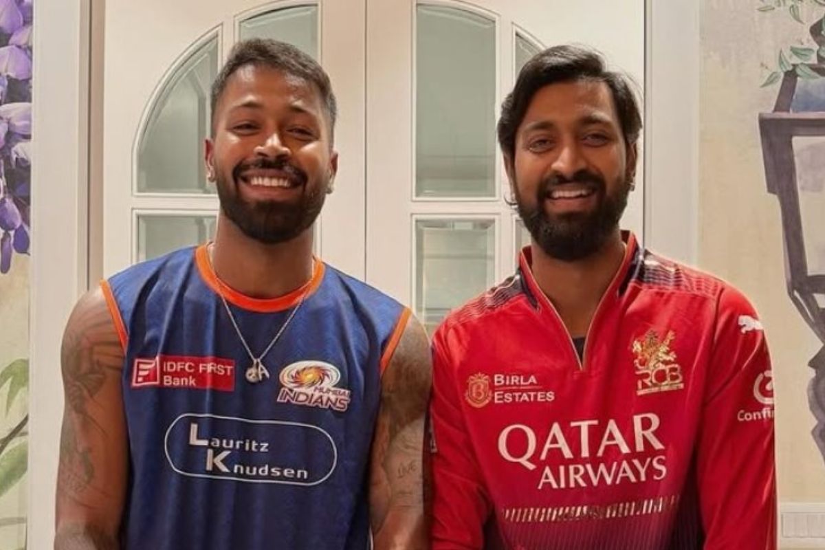 Hardik Pandya and Krunal Pandya supported their coach.