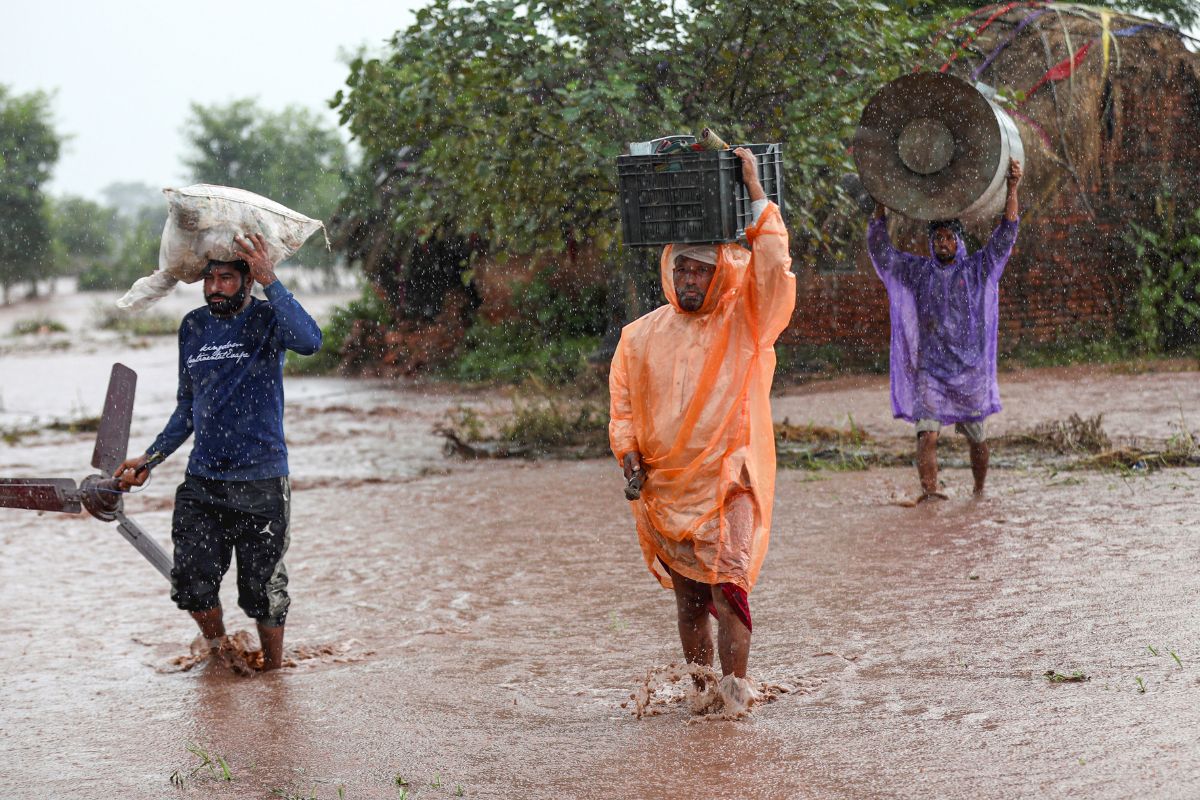 Heavy Rain Warning 1