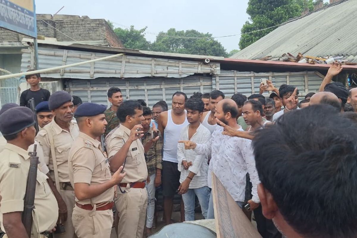 In Madhepura, a daughter was shot instead of her father