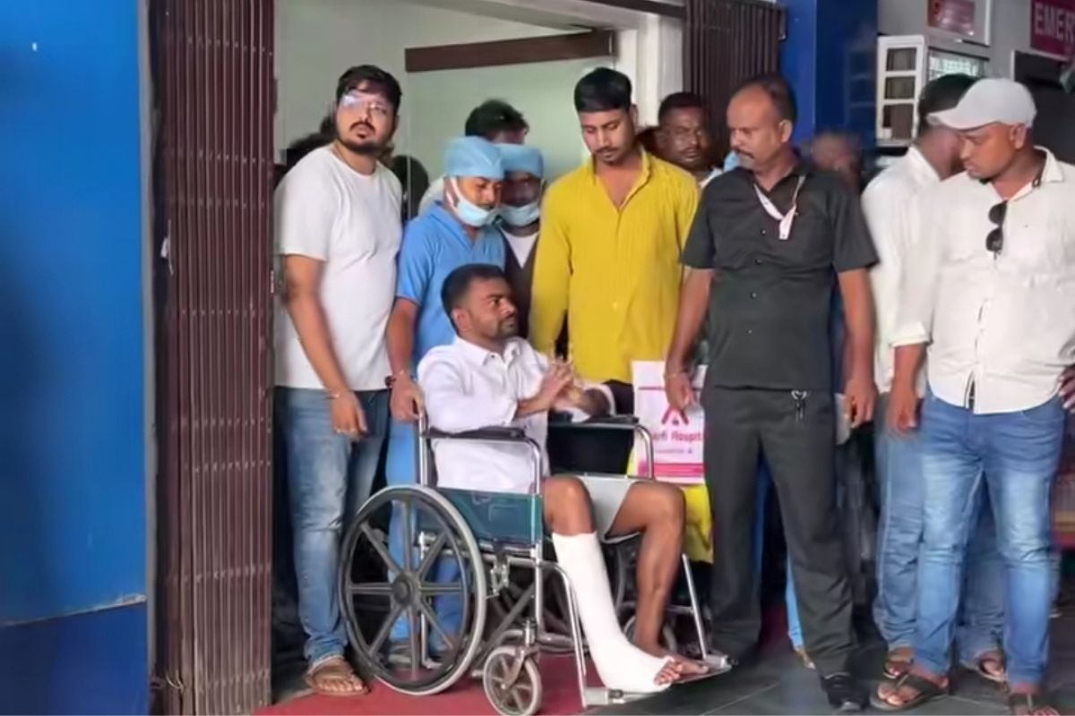 Jairam Mahto Leg Plaster