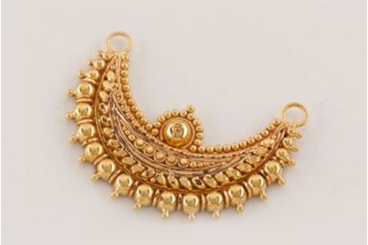 Jitiya Gold Locket Designs: क्या आप भी जितिया में कम बजट में चाहते हैं लेटेस्ट गोल्ड लॉकेट, देखें शानदार डिजाइन 2 Jitiya Gold Locket Designs 3