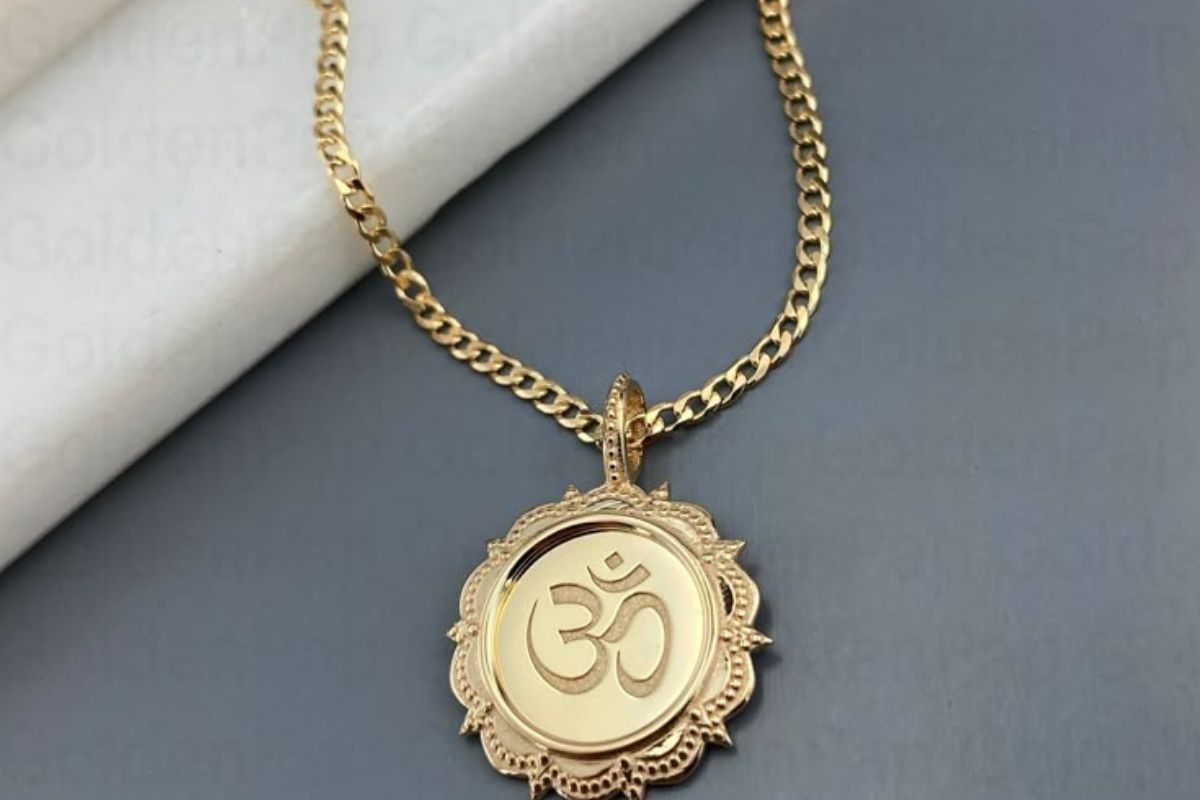 Traditional Gold Locket Designs