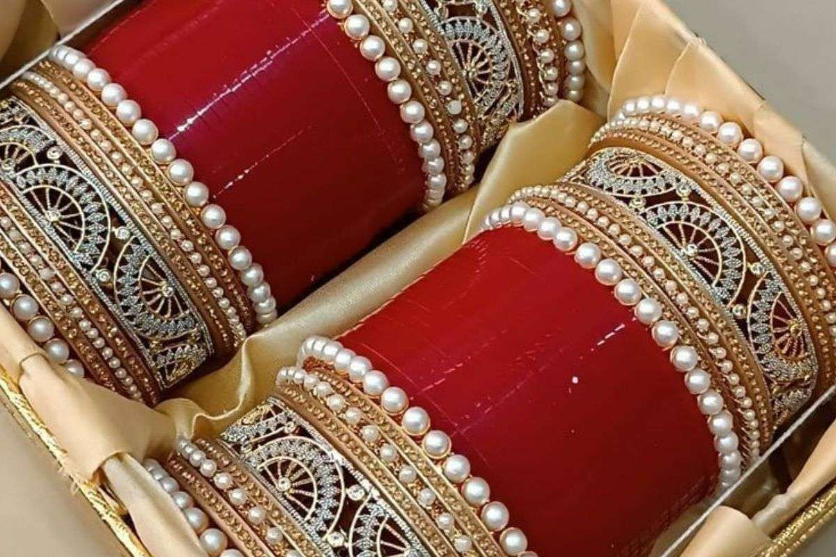 Latest Karwa Chauth Chura Design: करवा चौथ के लिए सबसे यूनिक चूड़ा डिजाइन्स,देखते ही प्यार हो जाएगा 1 Latest Karwa Chauth Chura Design