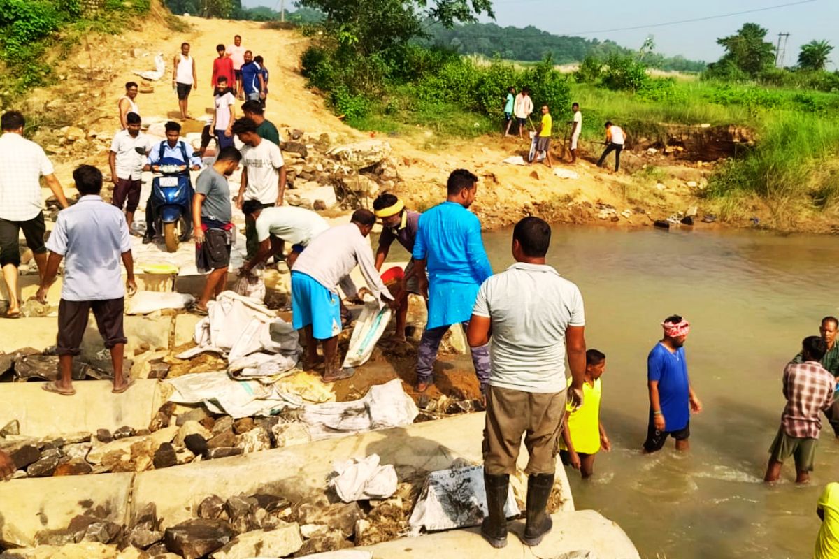 Khunti News benei river diversion