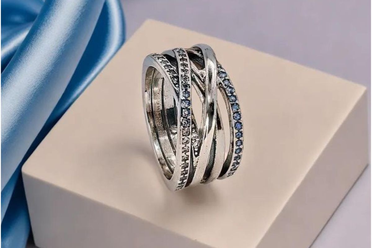 Latest Silver Ring Design: हर आउटफिट के लिए परफेक्ट स्टाइलिश रिंग्स 2 Latest Silver Ring Design 6 1