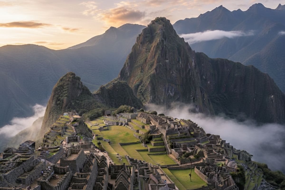 Machu Picchu Crisis New7Wonders Warning Tourism Peru/ Ai Generated Image