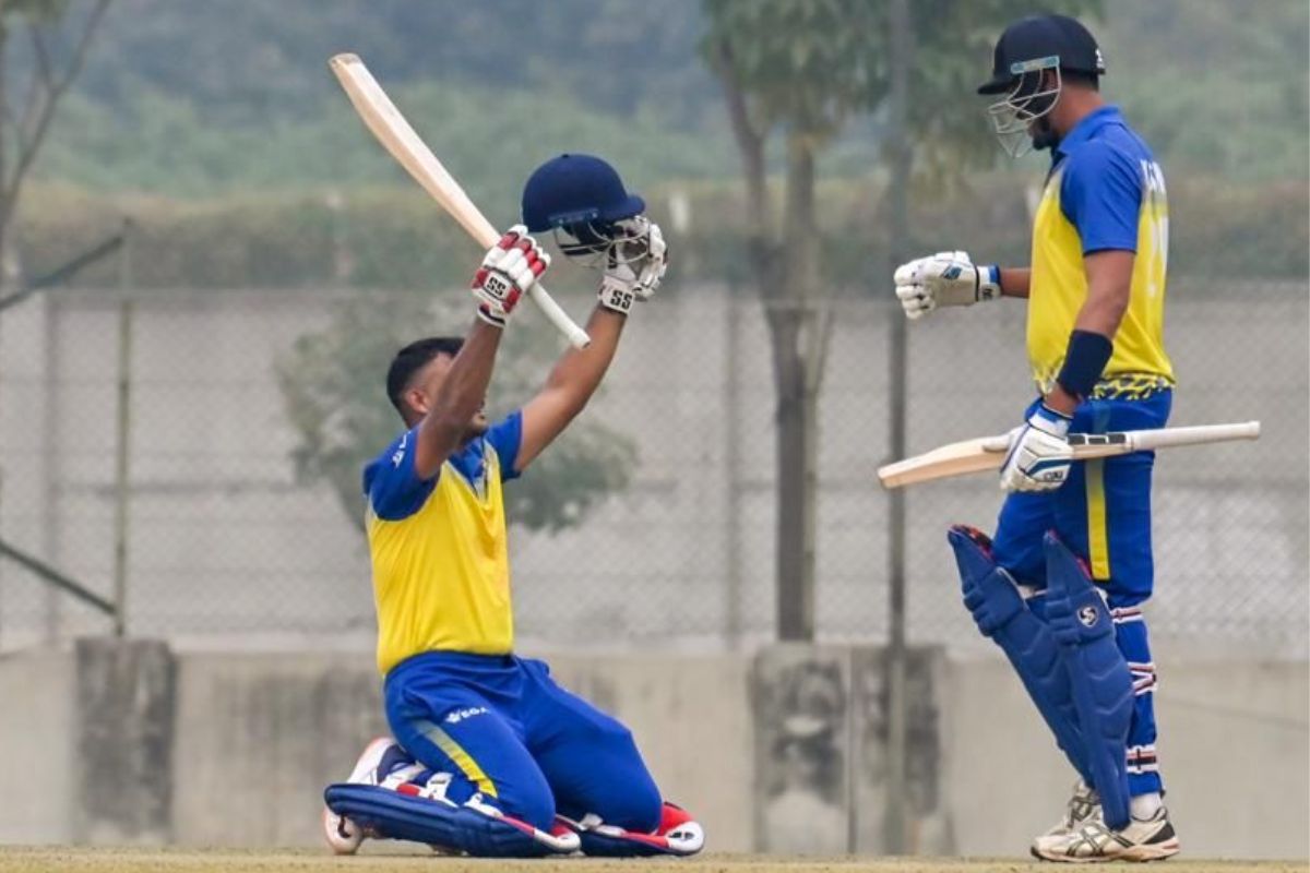 Mayank Agrawal to join Yorkshire in County Cricket.