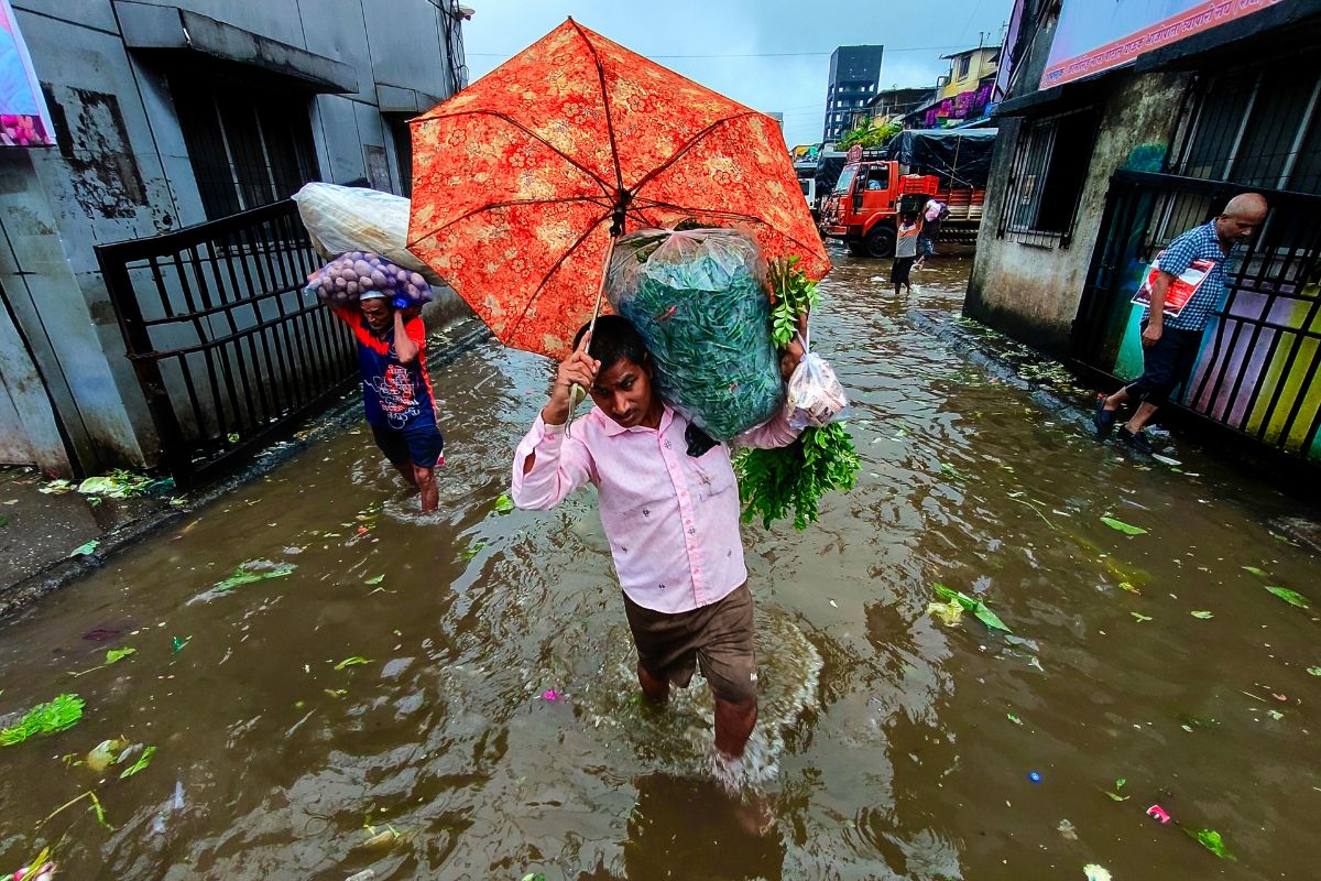 Navi Mumbai rain waterlogged road