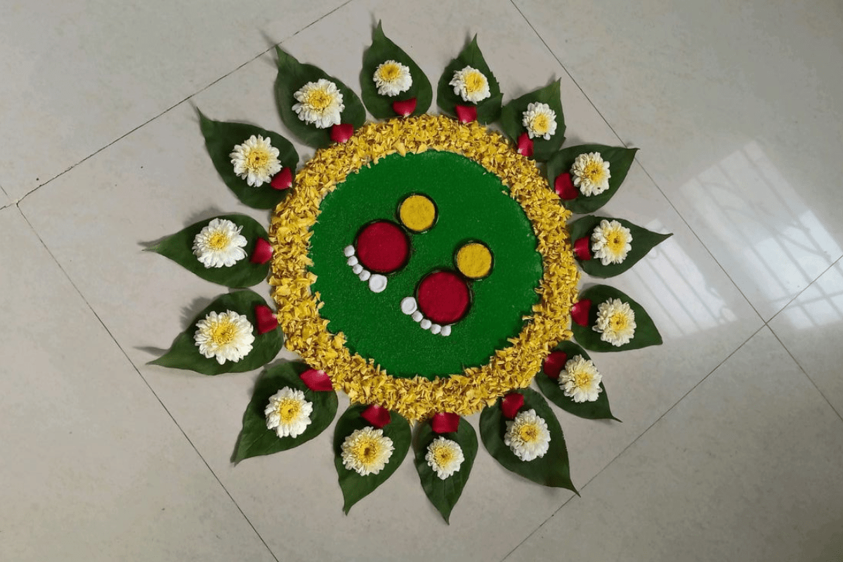 Navratri Rangoli Designs: नवरात्रि पर घर सजाने के लिए अपनाएं ये खूबसूरत और आसान रंगोली आइडियाज 7 Navratri Rangoli Designs