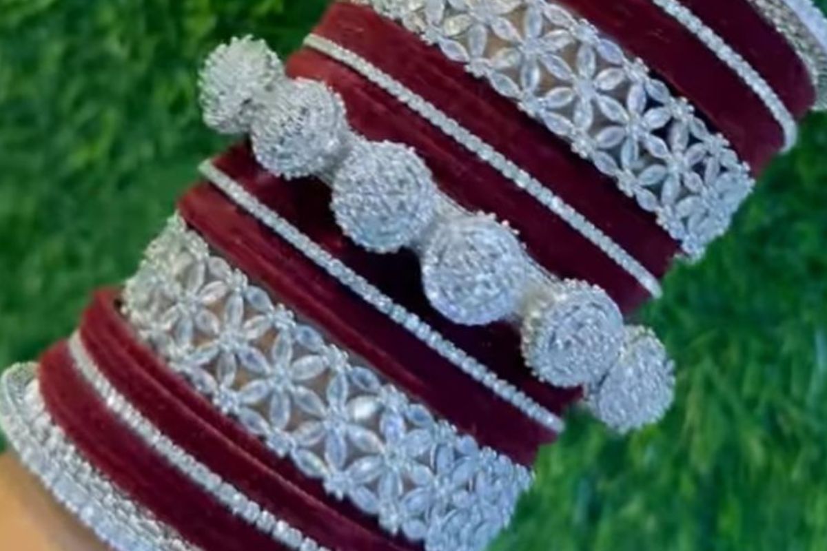 Navratri Special Red Bangles: इस नवरात्रि ट्राय करें रेड बैंगल्स का लेटेस्ट कलेक्शन 4 Navratri Special Red Bangles 2